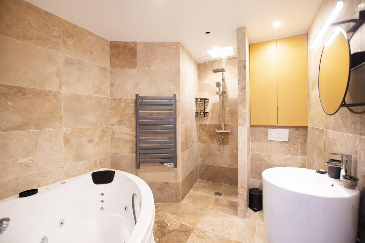 Guestready - Studio With Jacuzzi In The 10 Th Apartamento Paris Exterior foto