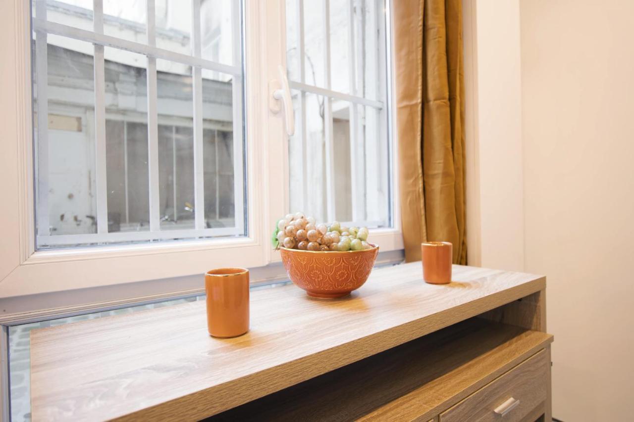 Guestready - Studio With Jacuzzi In The 10 Th Apartamento Paris Exterior foto
